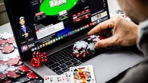 Màn hình game bắn cá đổi thưởng sôi động với nhiều loại cá biển tại suwin